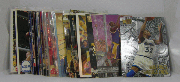 Shaquille O'Neal lot of aprox 80 cards